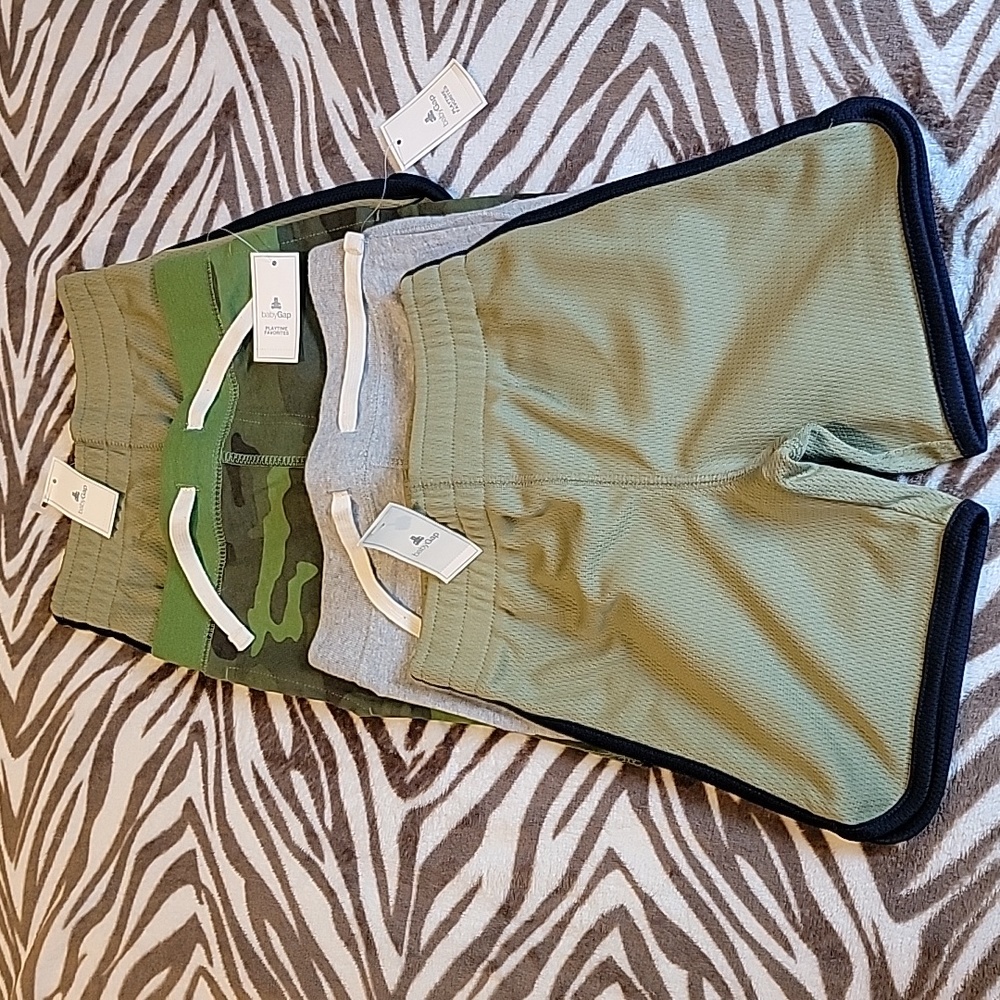 GAP boys 3t shorts BNWT 4 pairs